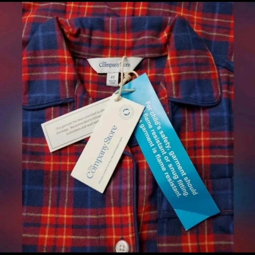 The Company Store Kid’s Cozy Cotton Flannel Nightshirt. NEW.